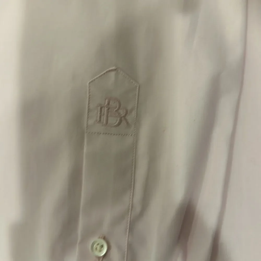 Banana Republic poplin dress shirt. NWT